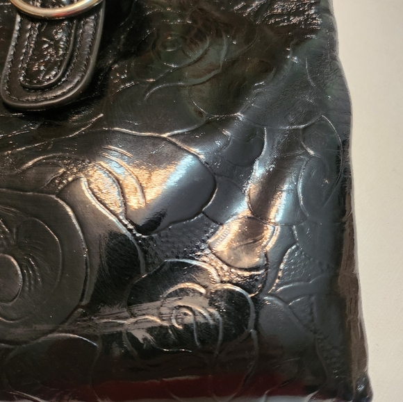 Relic Faux Black Patent Leather Floral Embossed Crossbody Bag EUC - Picture 5 of 16